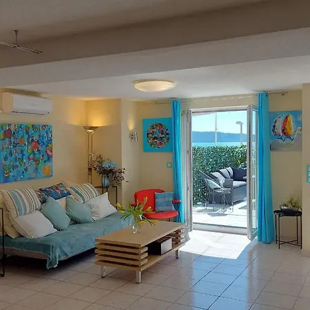 Coastal Charm In Kastel Kambelovac With Terrace & Sea Views Holiday home *